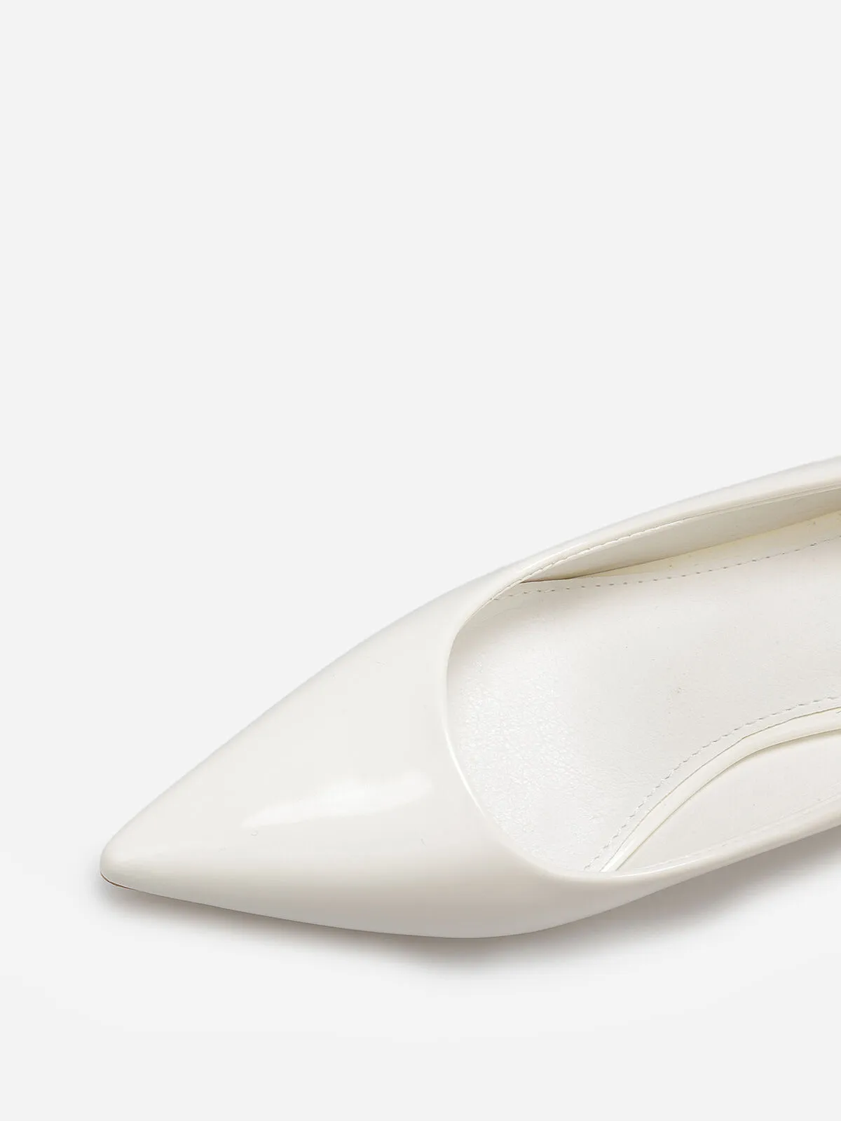 Escarpins pointus à petit talon- Blanc