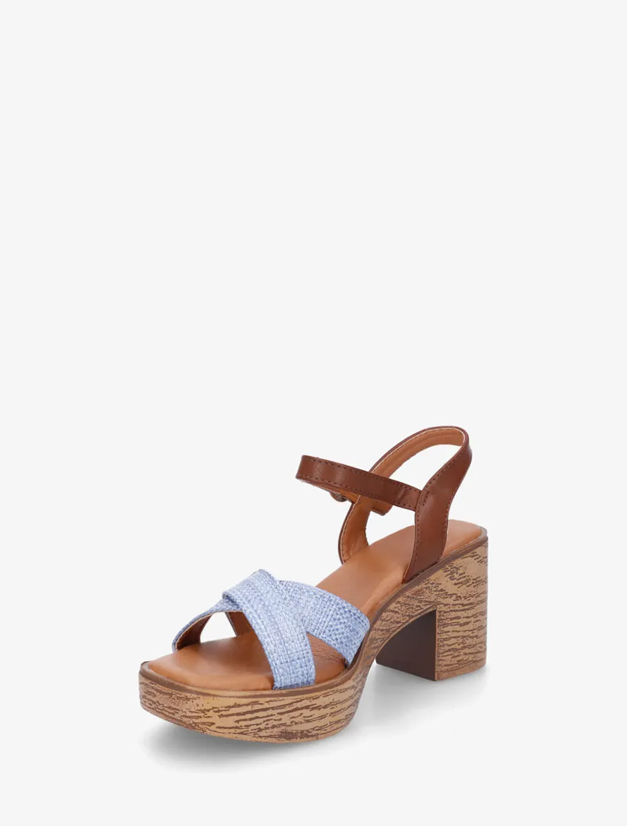 Sandales à talon et brides croisées
